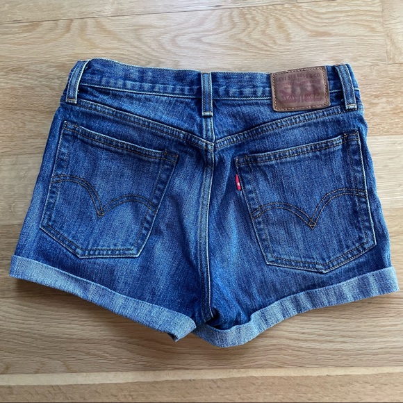 Levi's High Waisted Shorts Size 27 - Picture 10 of 12